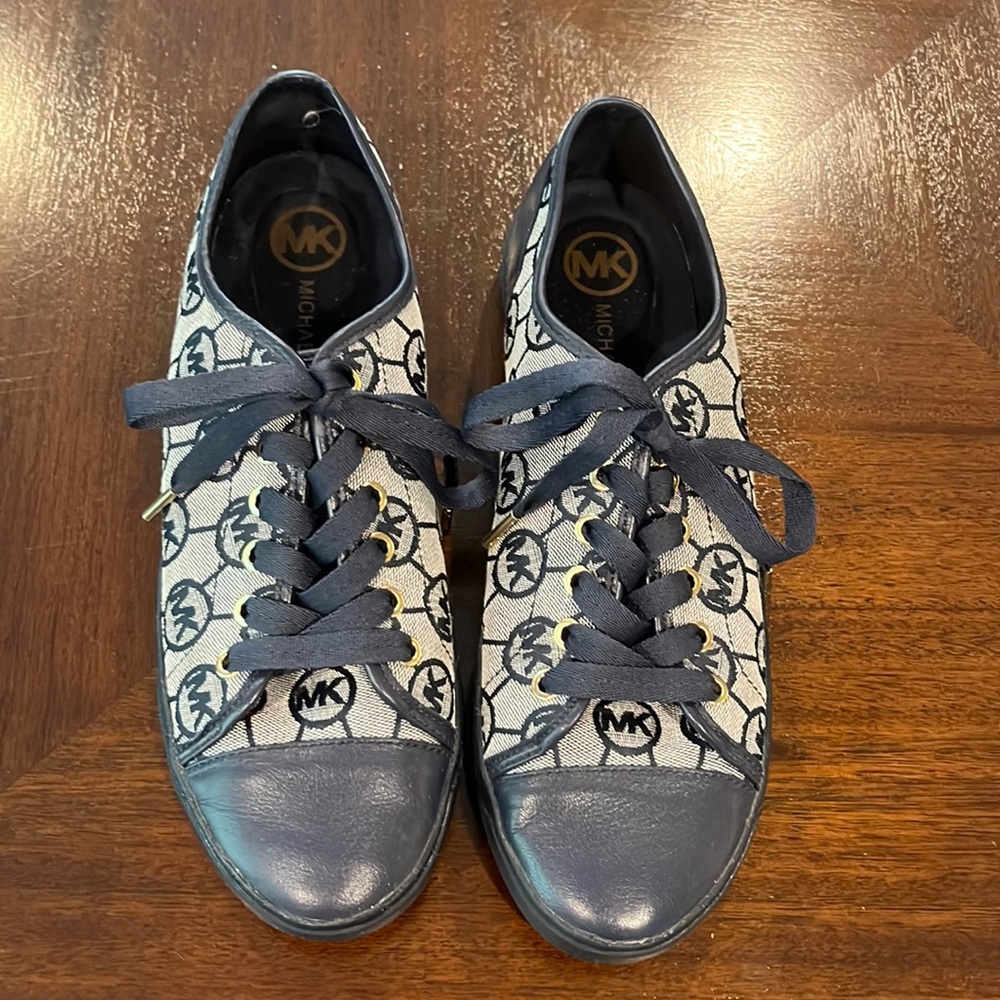 Michael Kors Navy Low-top Signature Lace Up Shoes